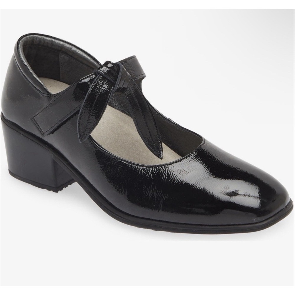 New $200 Naot Nobility 38 US 7 Mary Jane Black Crinkle Patent Leather Bow Heels